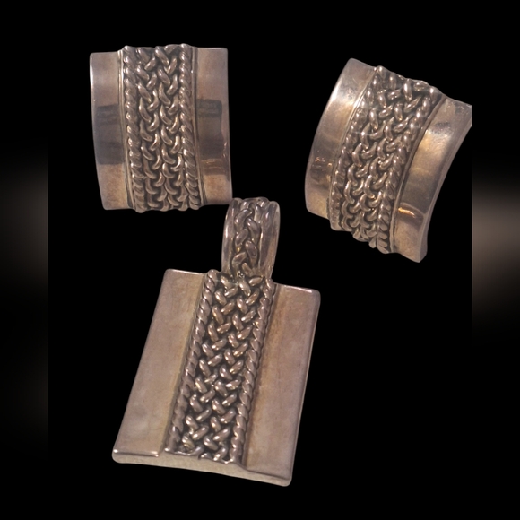 Best Jewelry - Vintage Foxtail 1" Clip-on Earrings And Pendant 1.75"  Set Stamped Best